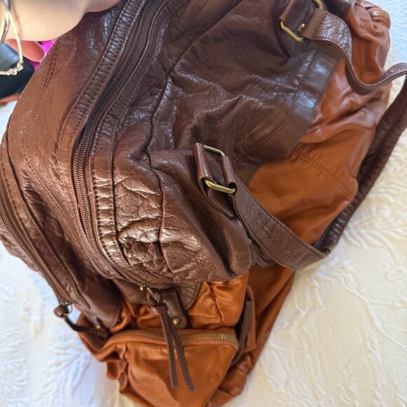 Slouchy Vegan leather duffle style bag - Picture 2 of 5